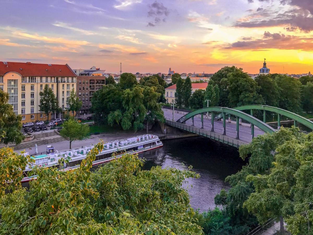 Riverside Apartment Берлин Екстериор снимка